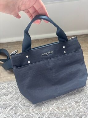 NWT Baggallini Navy Crossbody Tote